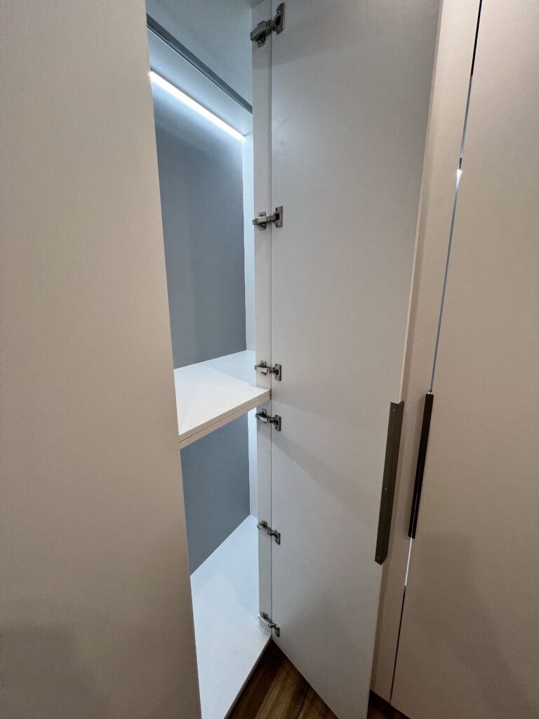 Schrank_nach_Mass_Einbau